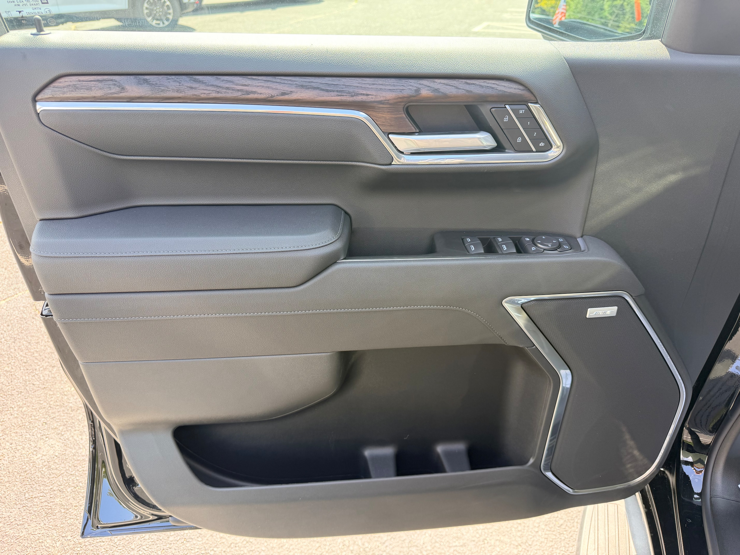 2026 GMC Sierra 1500 SLT - Photo 6