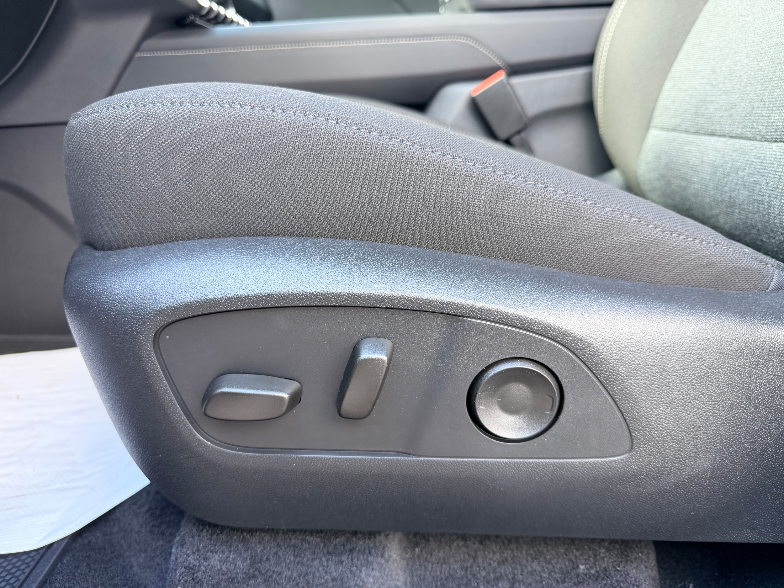 2026 GMC Acadia Elevation - Photo 9