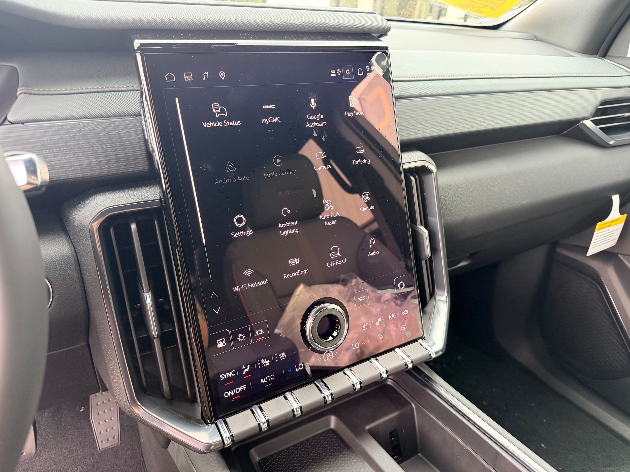 2027 GMC Acadia AT4 - Photo 15