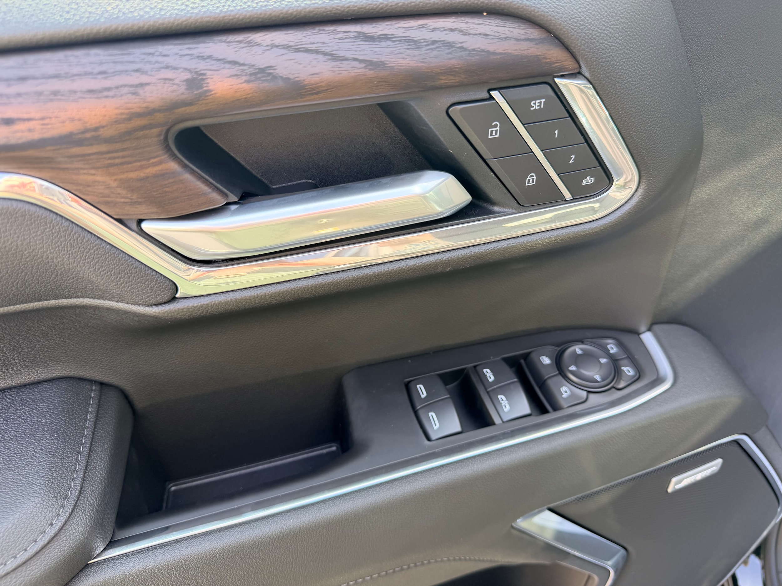 2026 GMC Sierra 1500 SLT - Photo 7