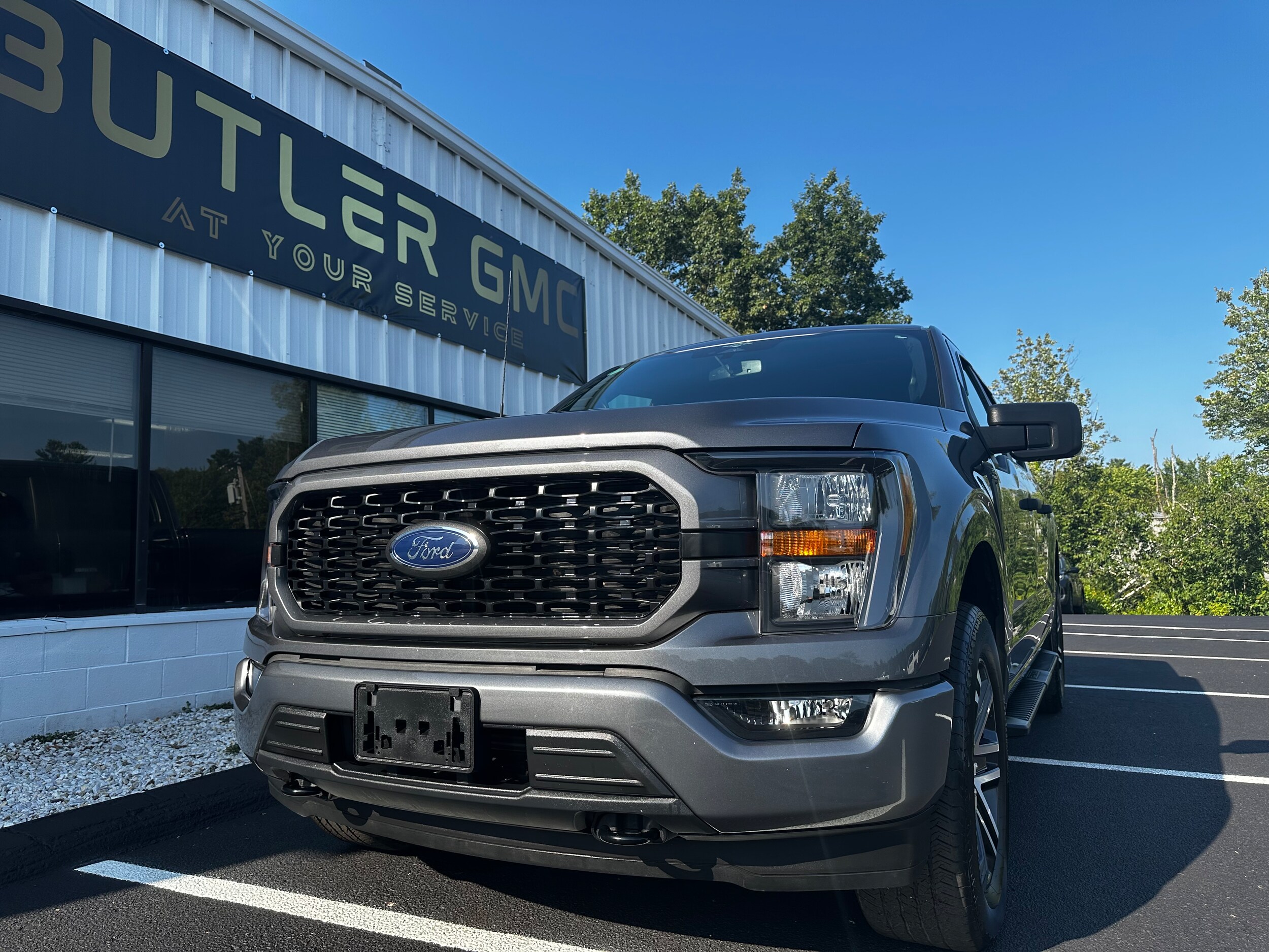 2023 Ford F-150 XL photo 2