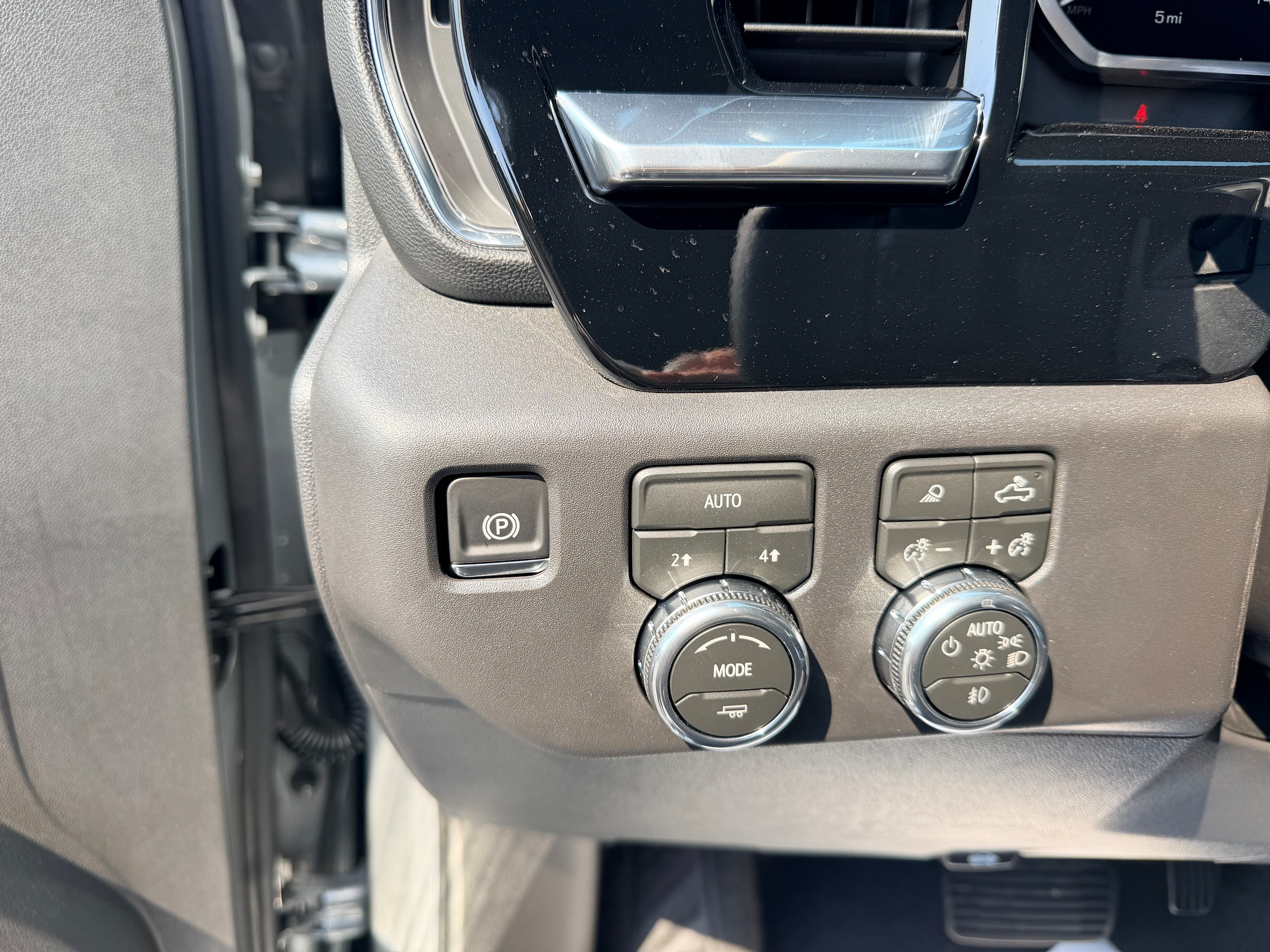2026 GMC Sierra 1500 SLT - Photo 10