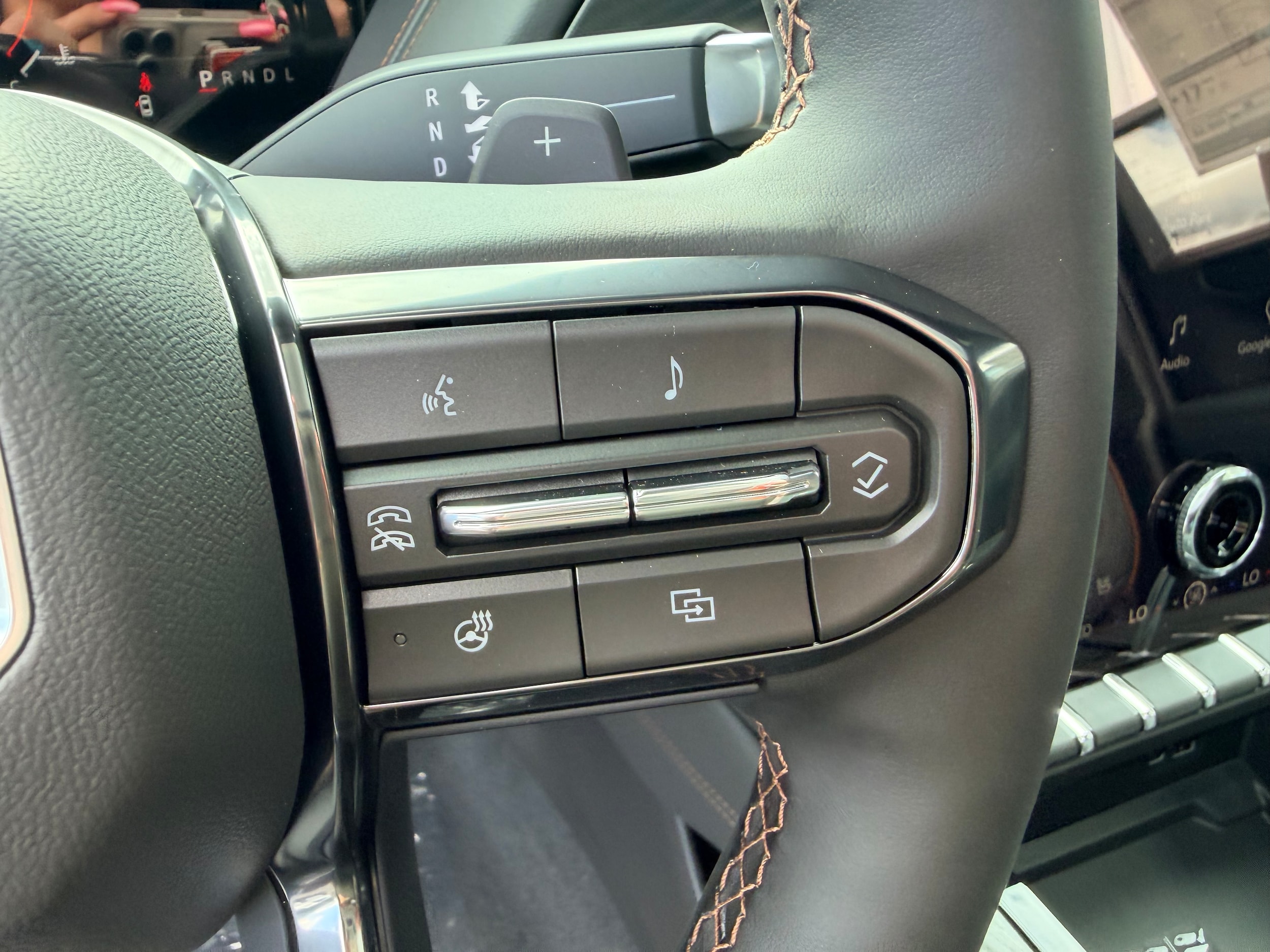 2026 GMC Yukon AT4 - Photo 14