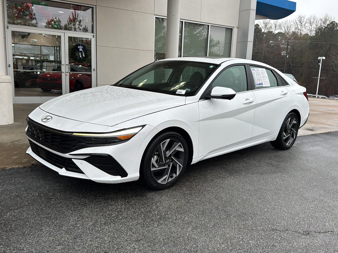 2024 Hyundai Elantra Limited photo 2