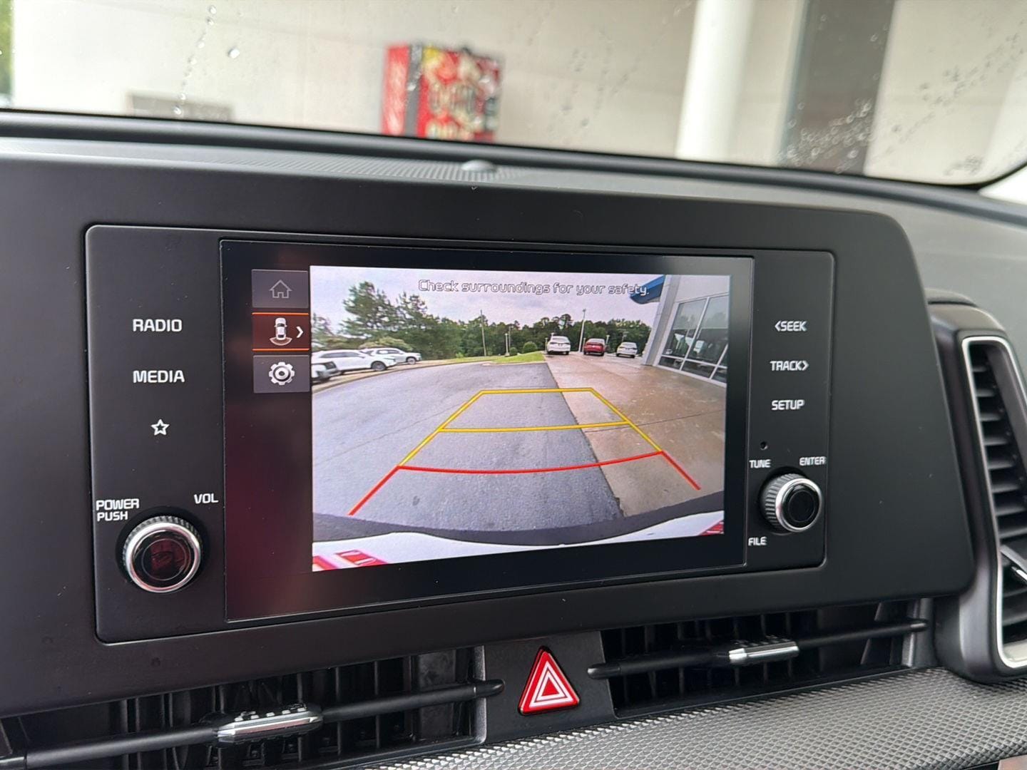 2025 Kia Sportage LX - Photo 24