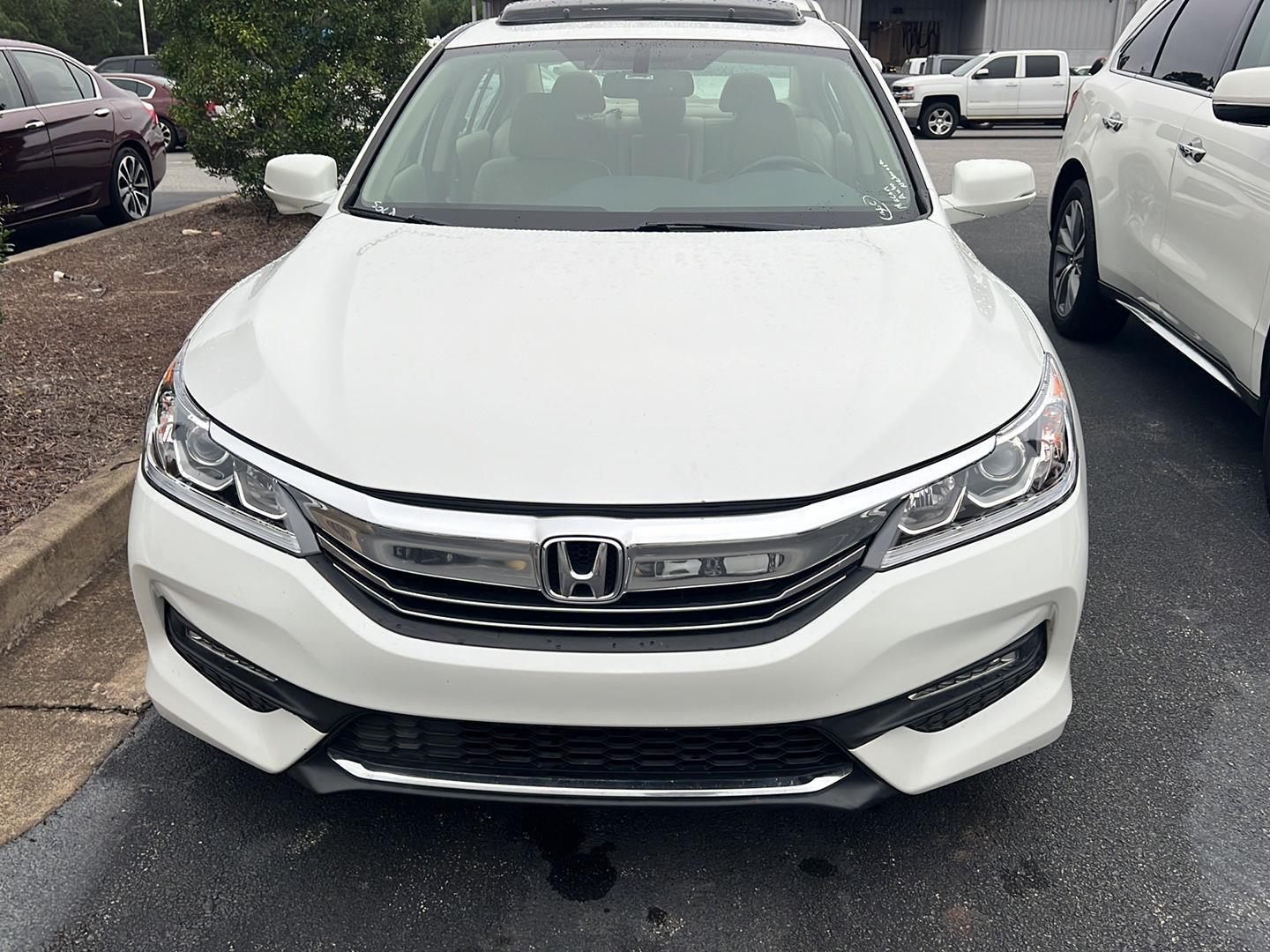 2017 Honda Accord EX-L V6 photo 2
