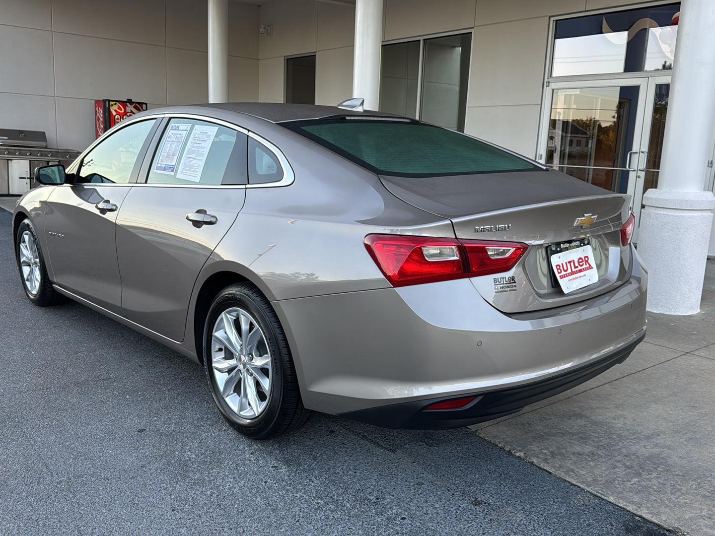 2023 Chevrolet Malibu 1LT photo 3