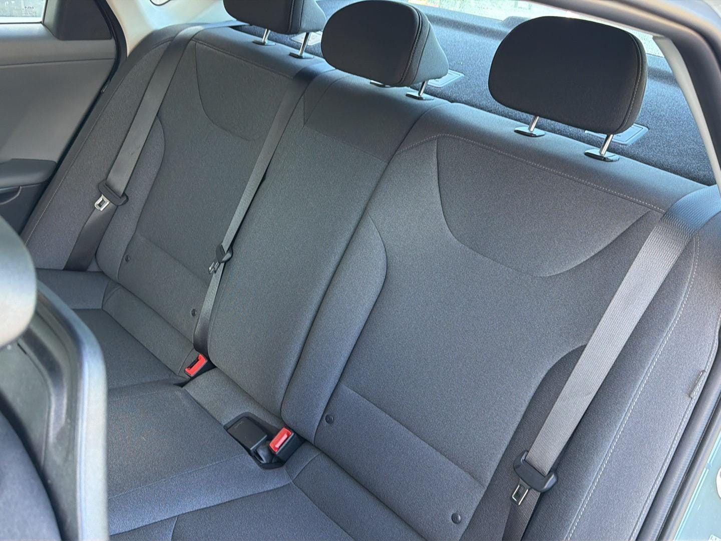 2025 Kia K4 LXS - Photo 29