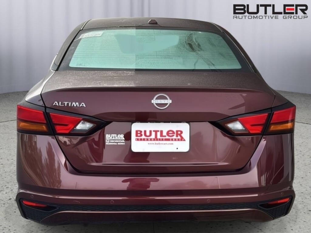 Used 2025 Nissan Altima SV Sedan