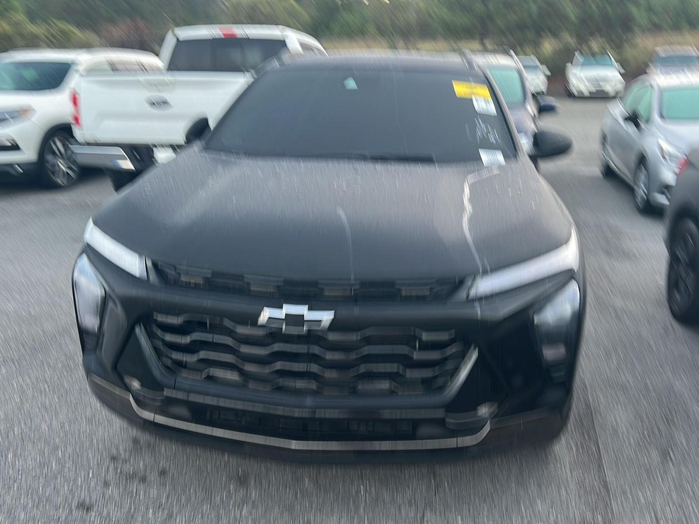 2025 Chevrolet Trax ACTIV photo 2