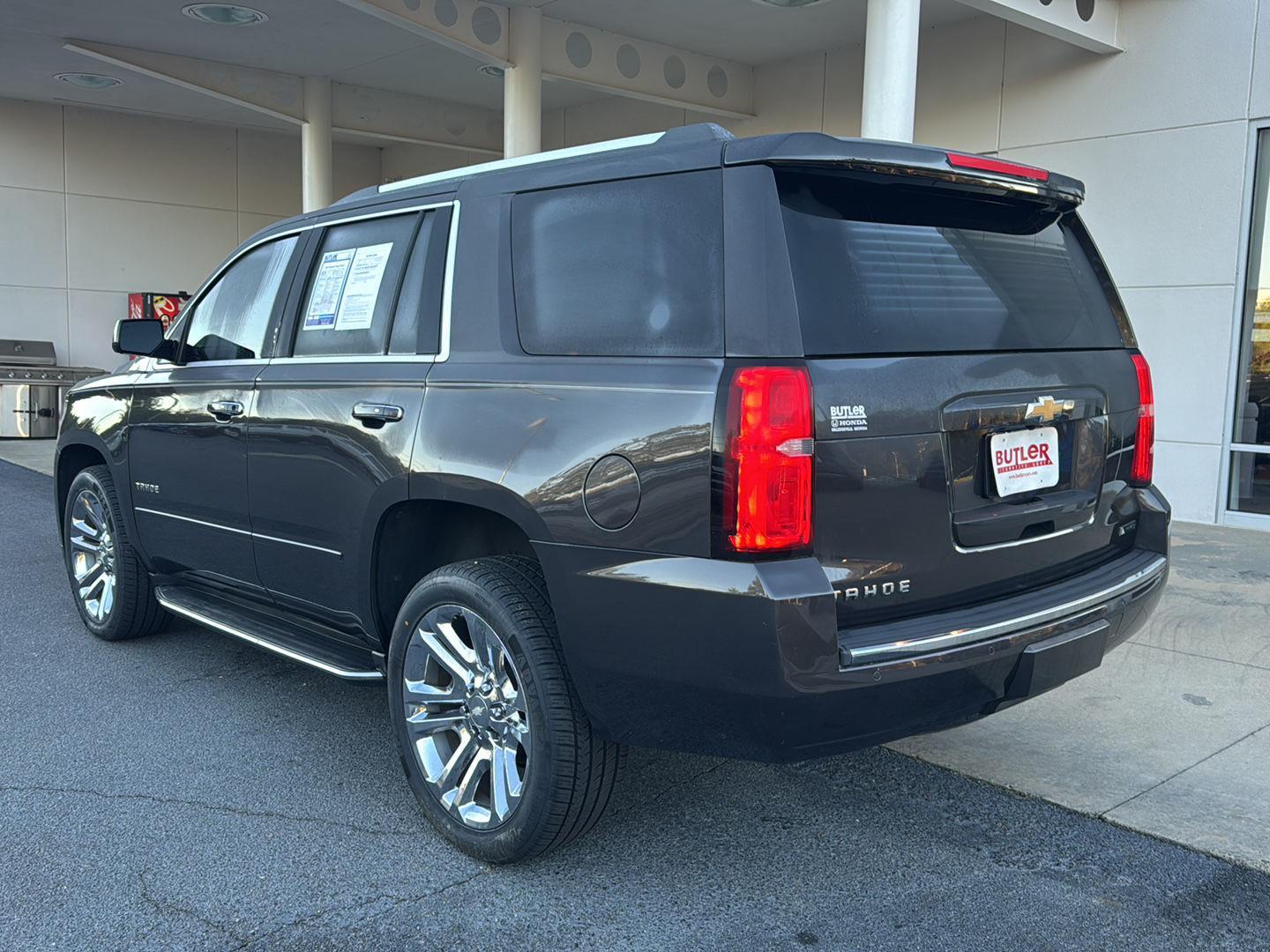 2017 Chevrolet Tahoe Premier photo 3