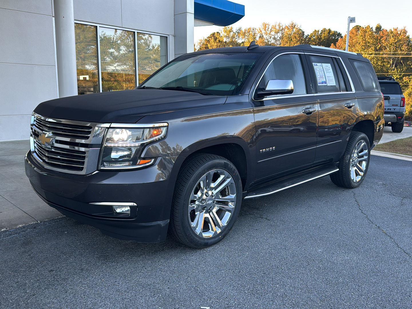 2017 Chevrolet Tahoe Premier photo 2
