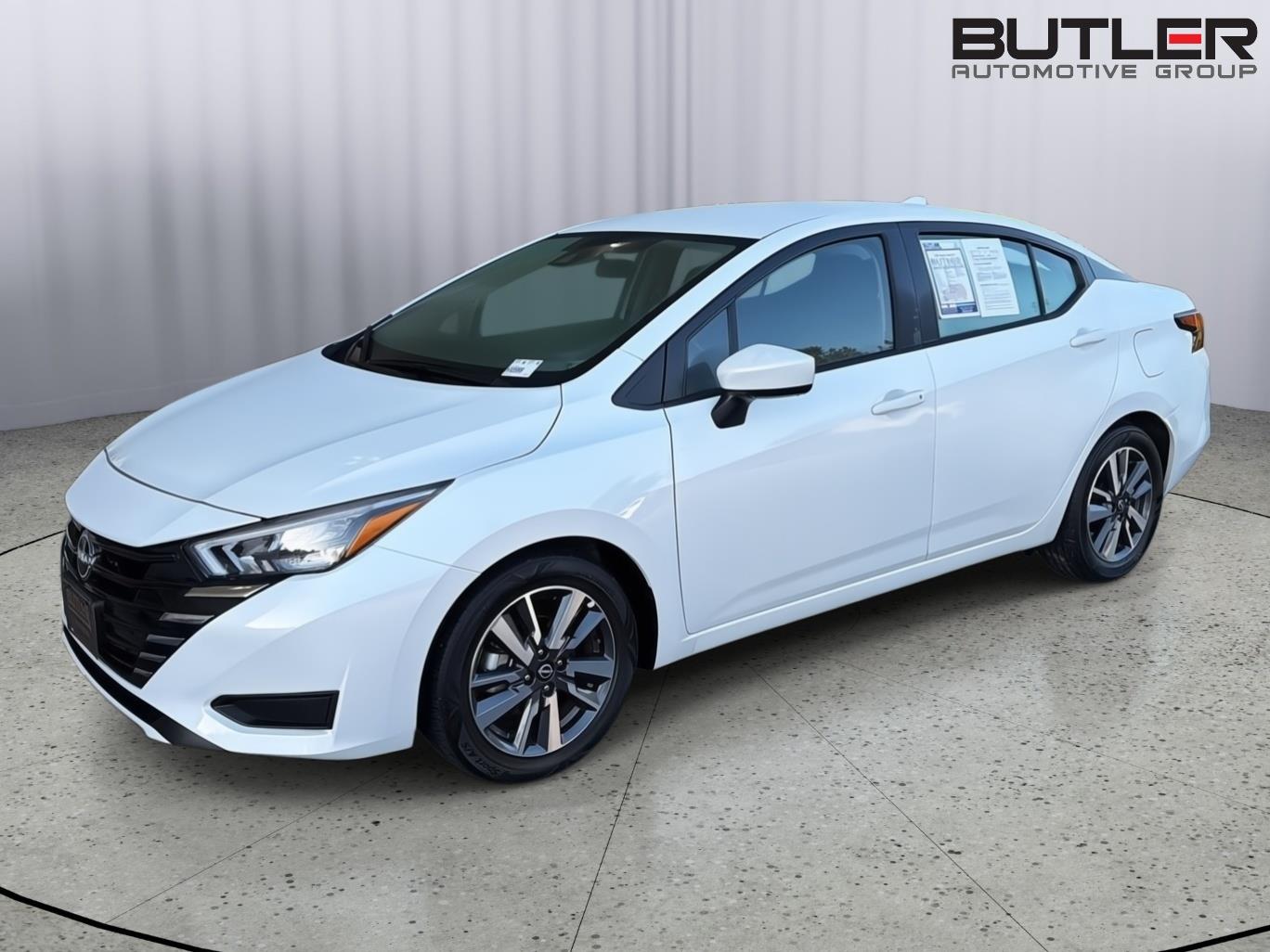 2025 Nissan Versa 1.6 SV CVT's photo