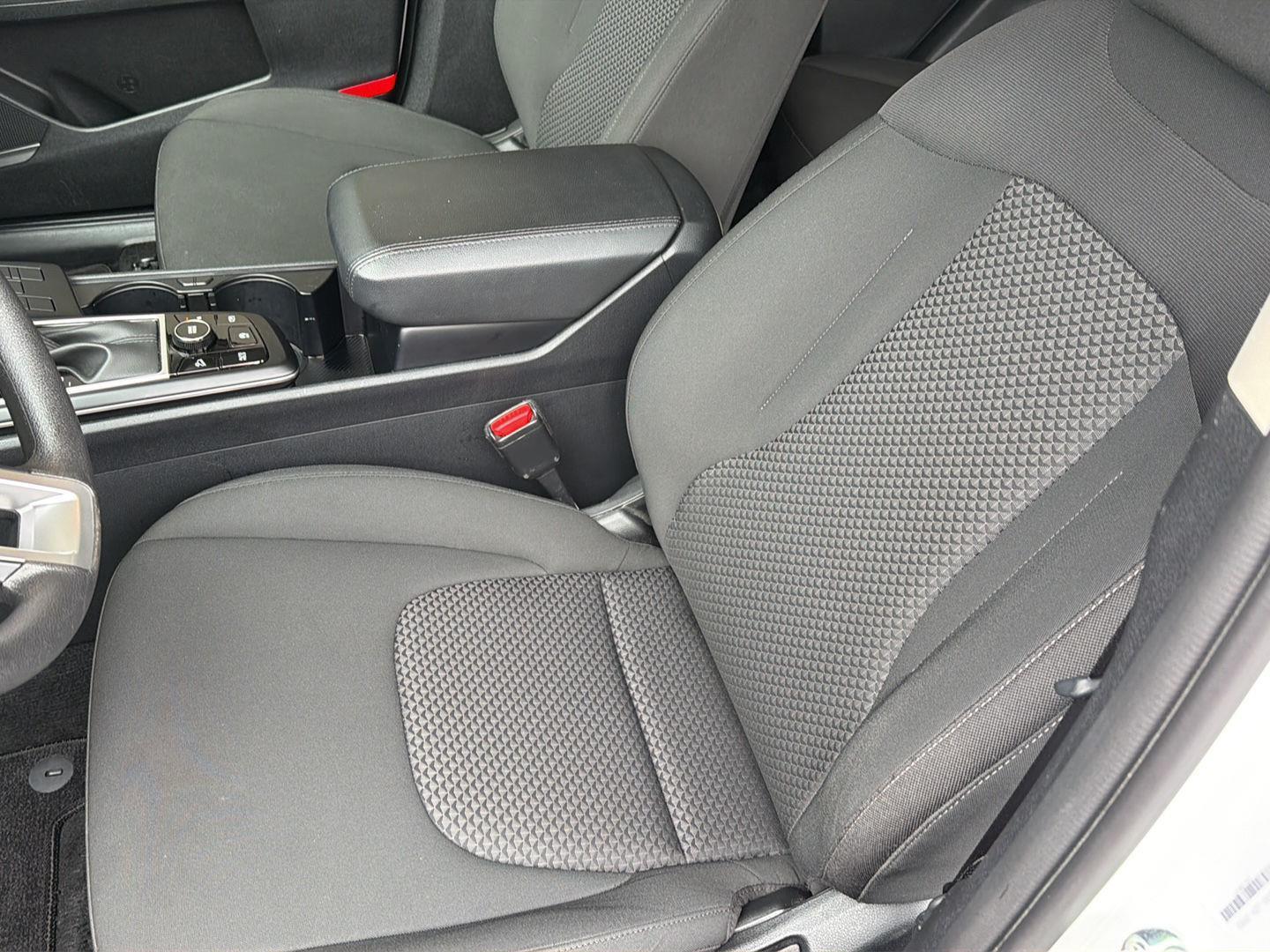 2025 Kia Sportage LX - Photo 28