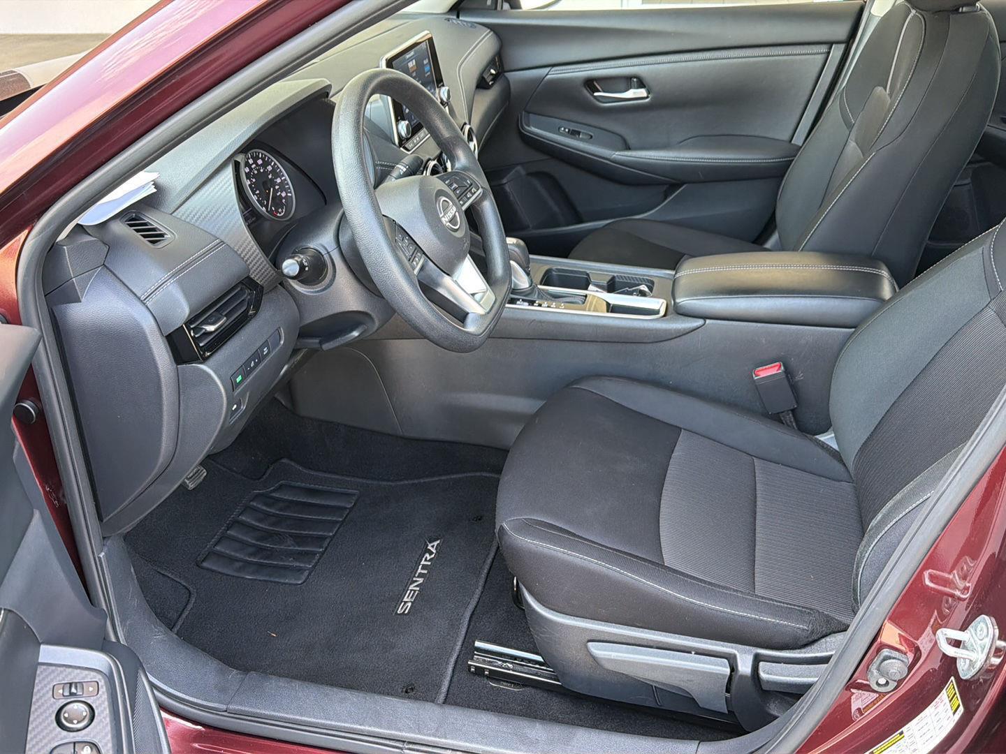 2025 Nissan Sentra SV - Photo 10