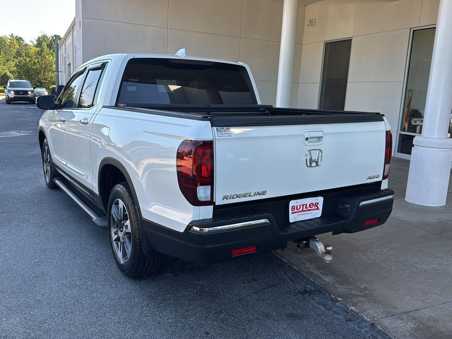 2017 Honda Ridgeline RTL-T photo 3