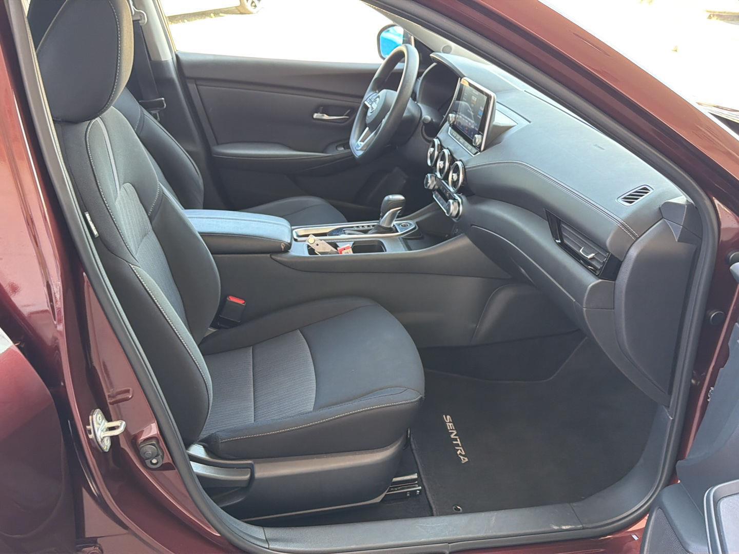 2025 Nissan Sentra SV - Photo 13