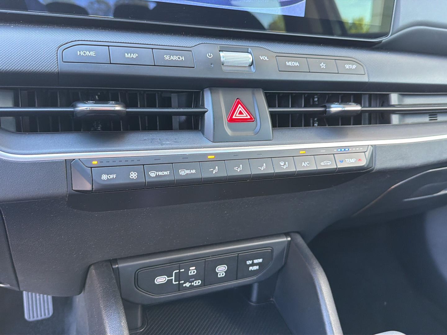 2025 Kia K4 LXS - Photo 25