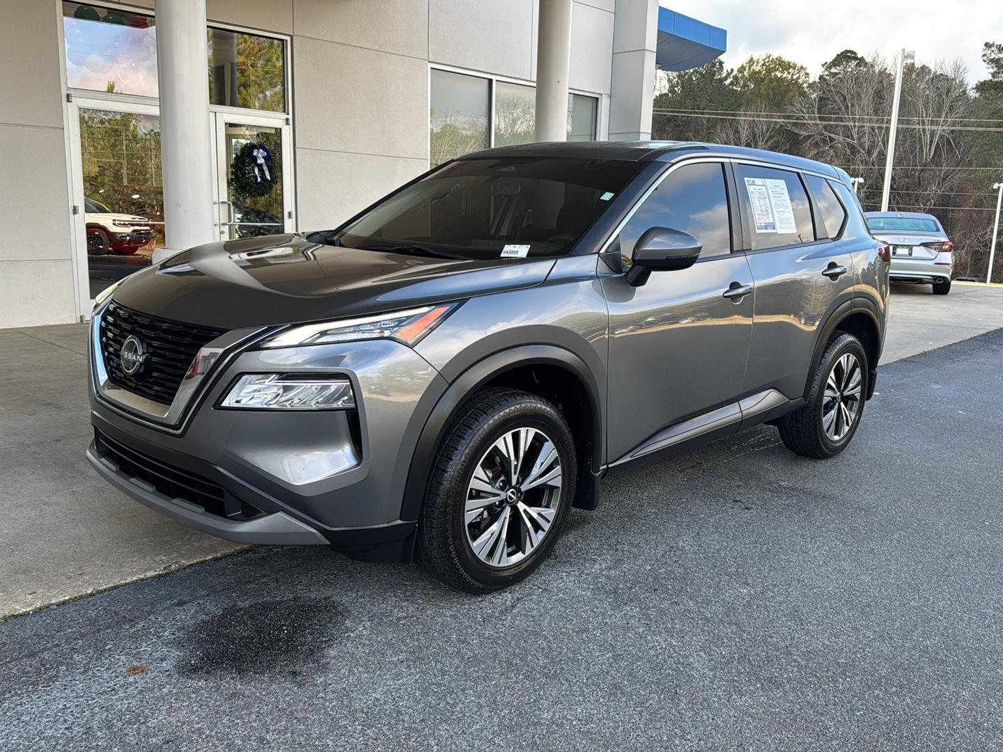 2022 Nissan Rogue SV's photo