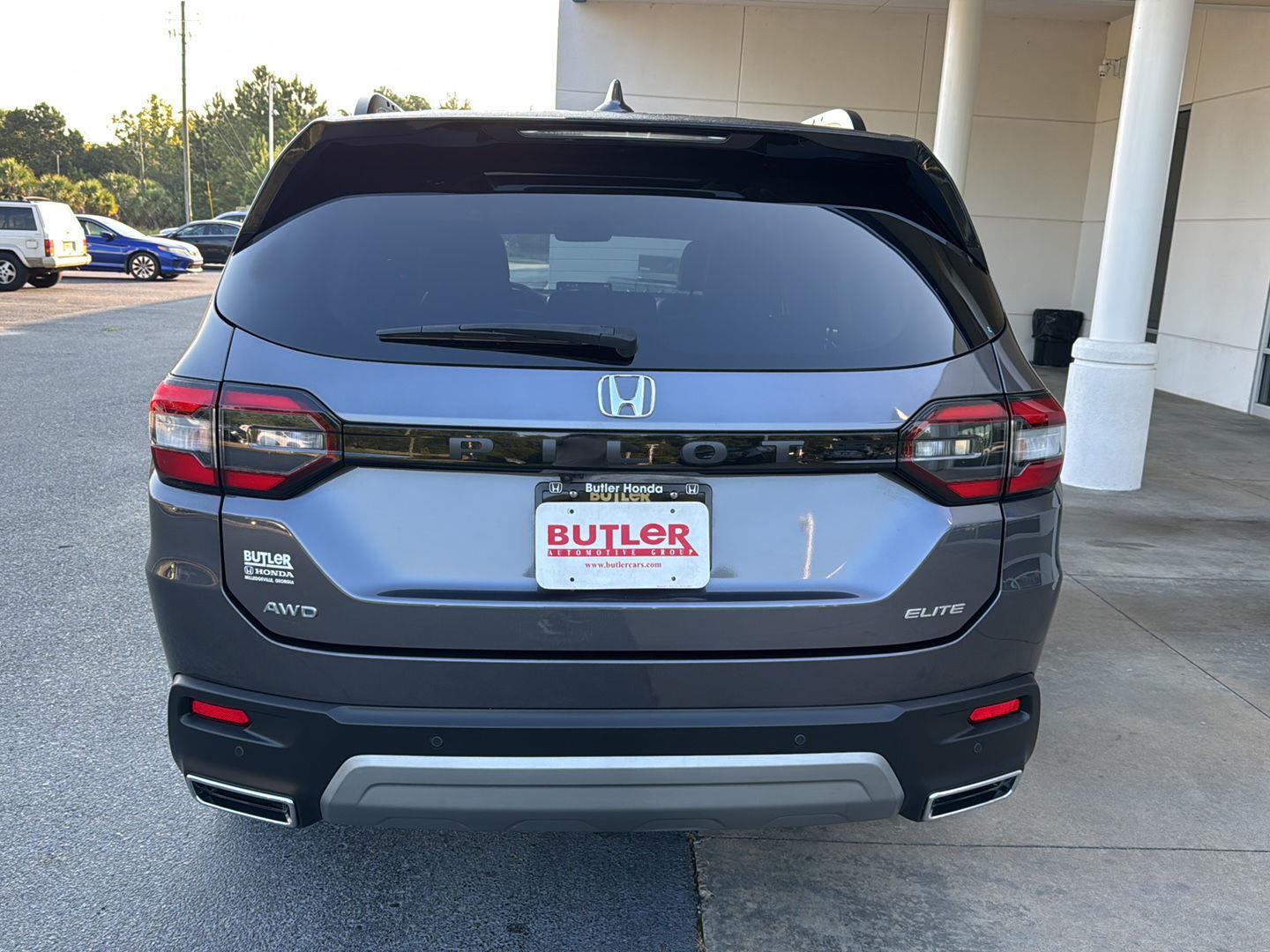 2023 Honda Pilot Elite photo 2