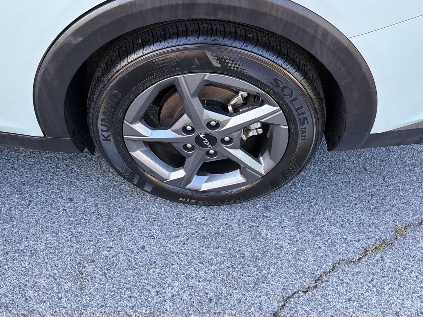 2025 Kia K4 LXS - Photo 34