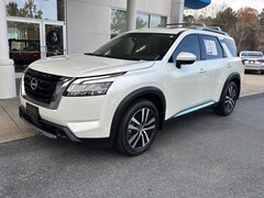 2023 Nissan Pathfinder Platinum SUV