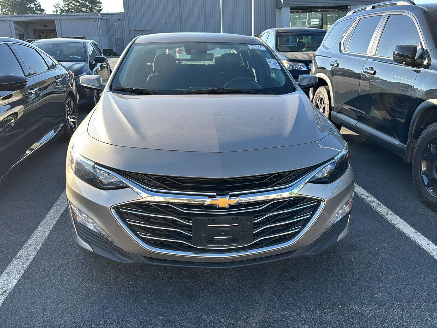 2023 Chevrolet Malibu 1LT photo 3