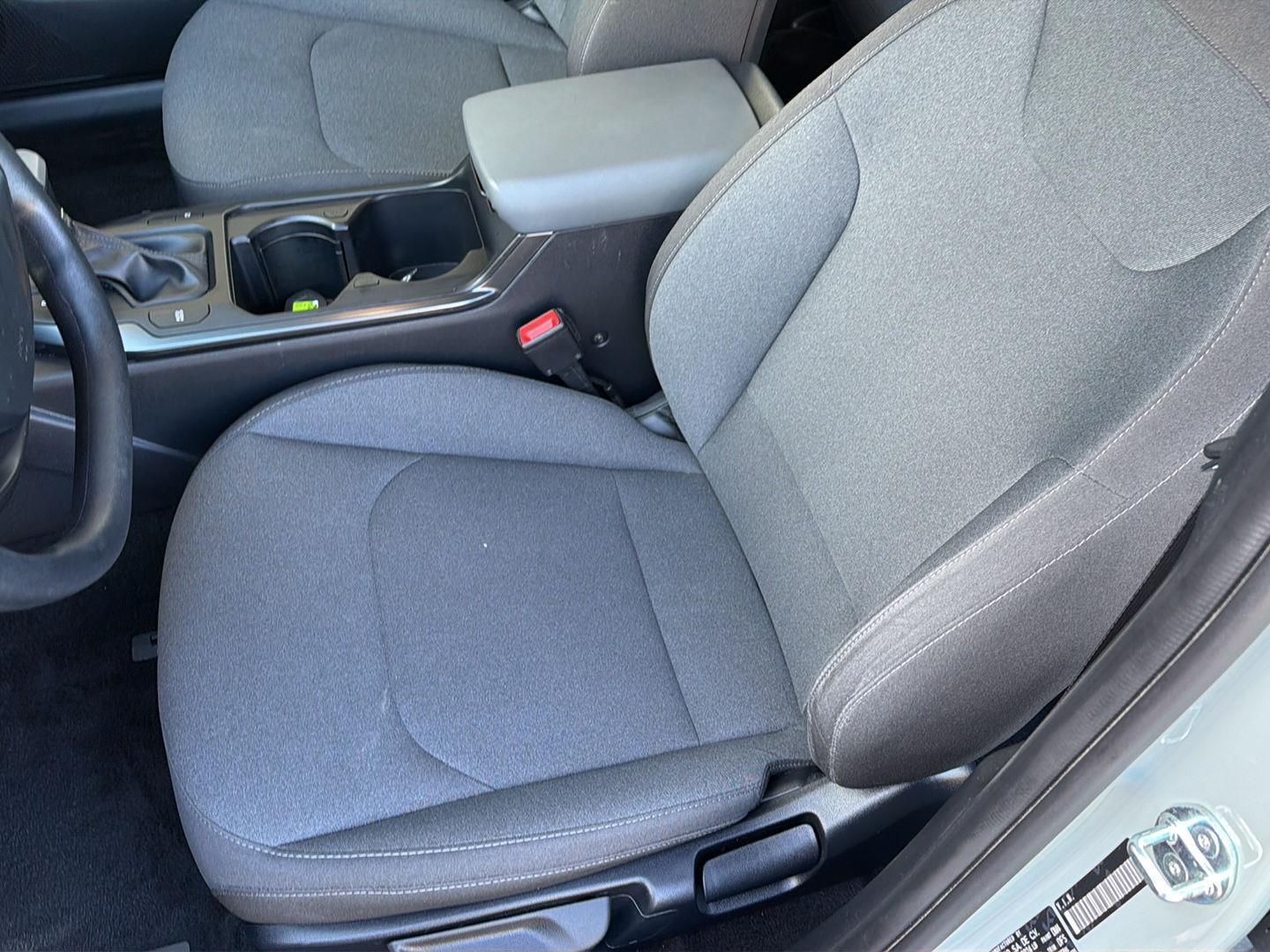 2025 Kia K4 LXS - Photo 28