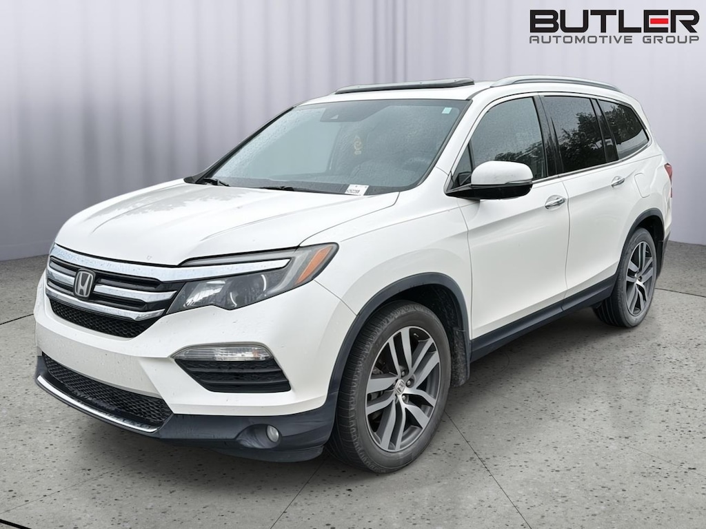 Used 2017 Honda Pilot Touring FWD SUV