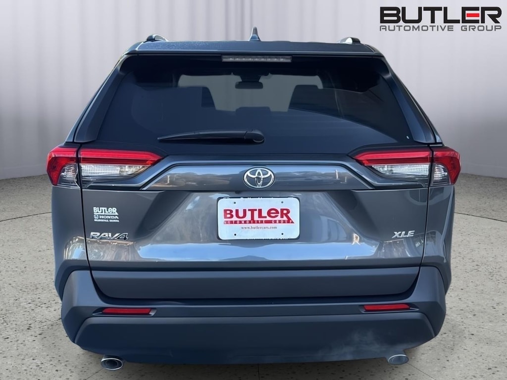 Used 2021 Toyota RAV4 XLE SUV