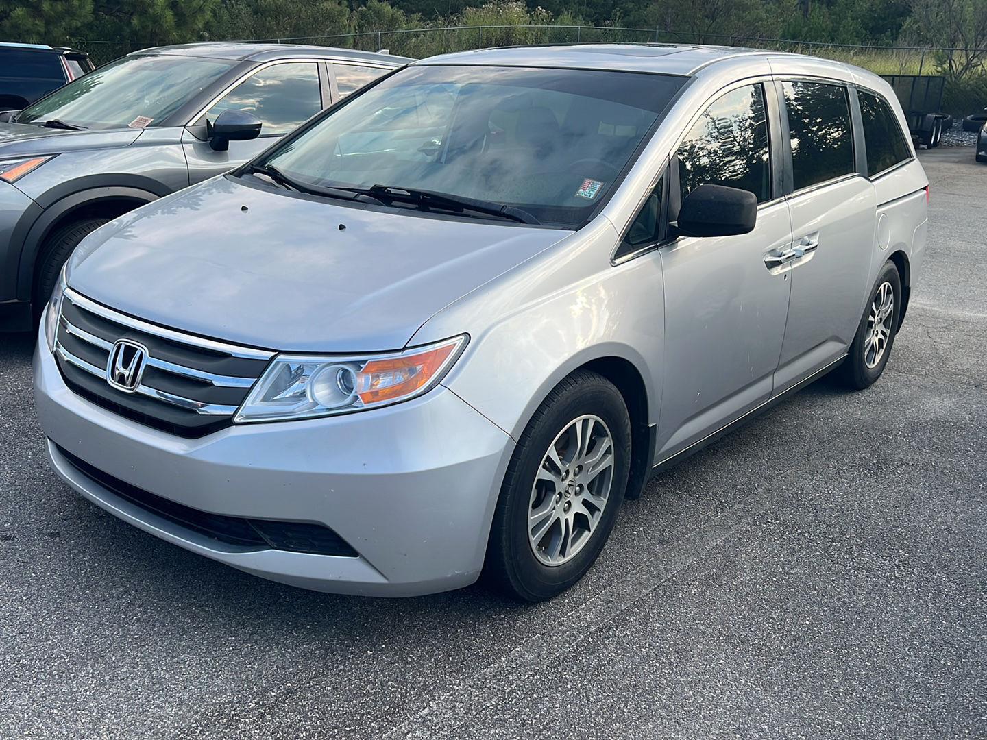 2013 Honda Odyssey EX-L photo 2