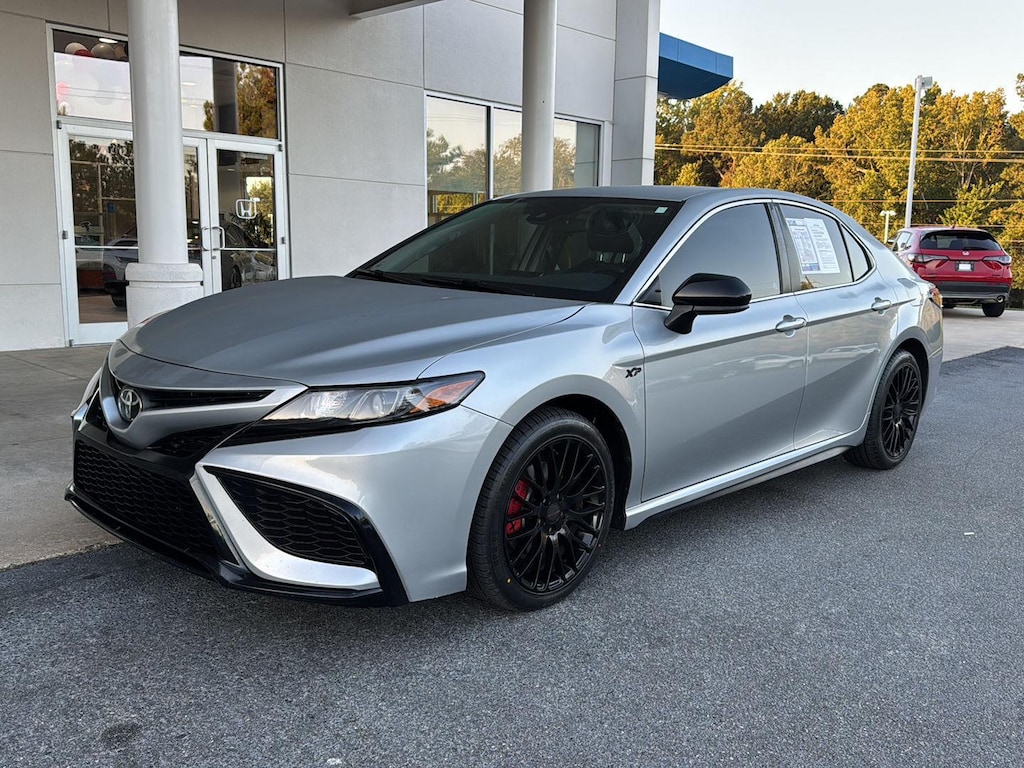 Used 2021 Toyota Camry SE Sedan