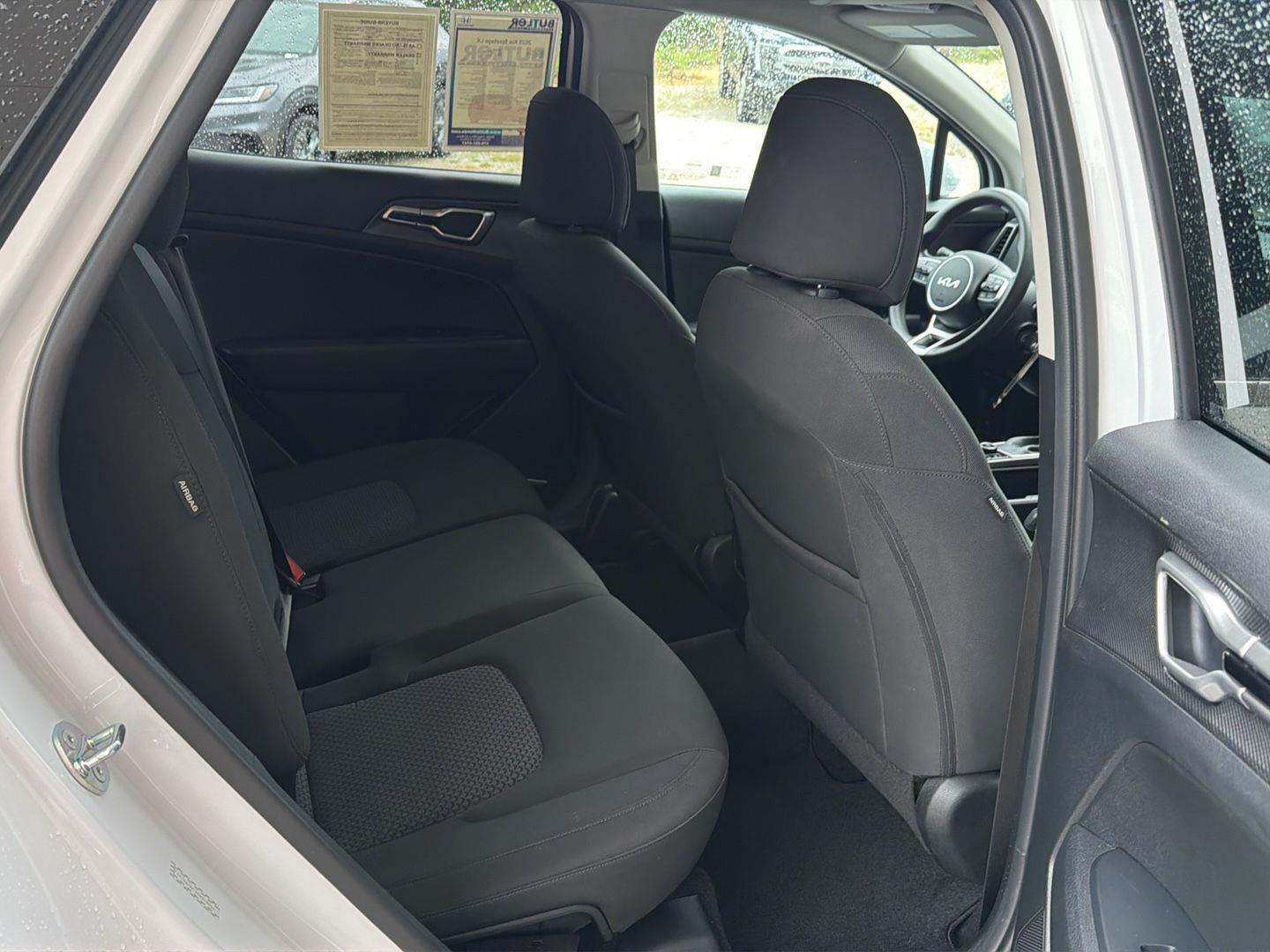2025 Kia Sportage LX - Photo 12