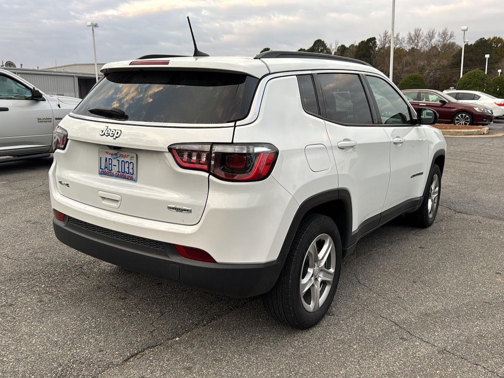 2024 Jeep Compass Latitude photo 4