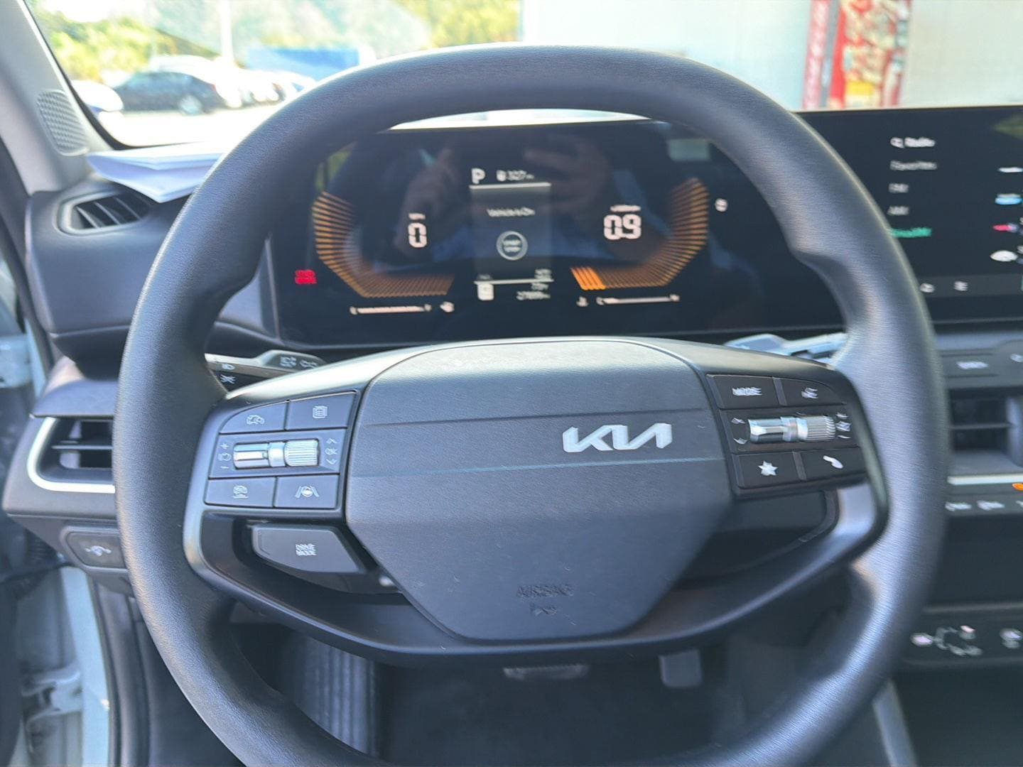 2025 Kia K4 LXS - Photo 19