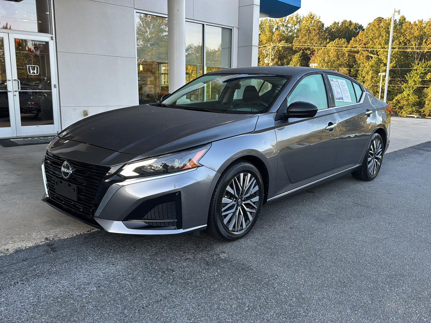 2024 Nissan Altima 2.5 SV photo 2