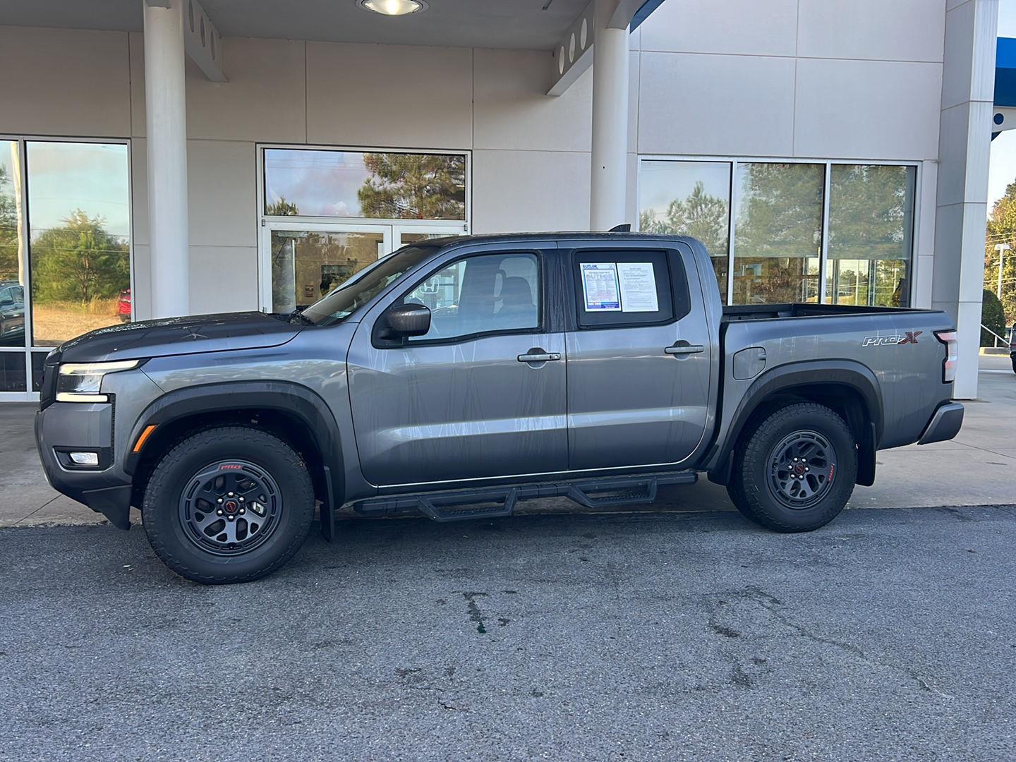 2025 Nissan Frontier PRO-X photo 2