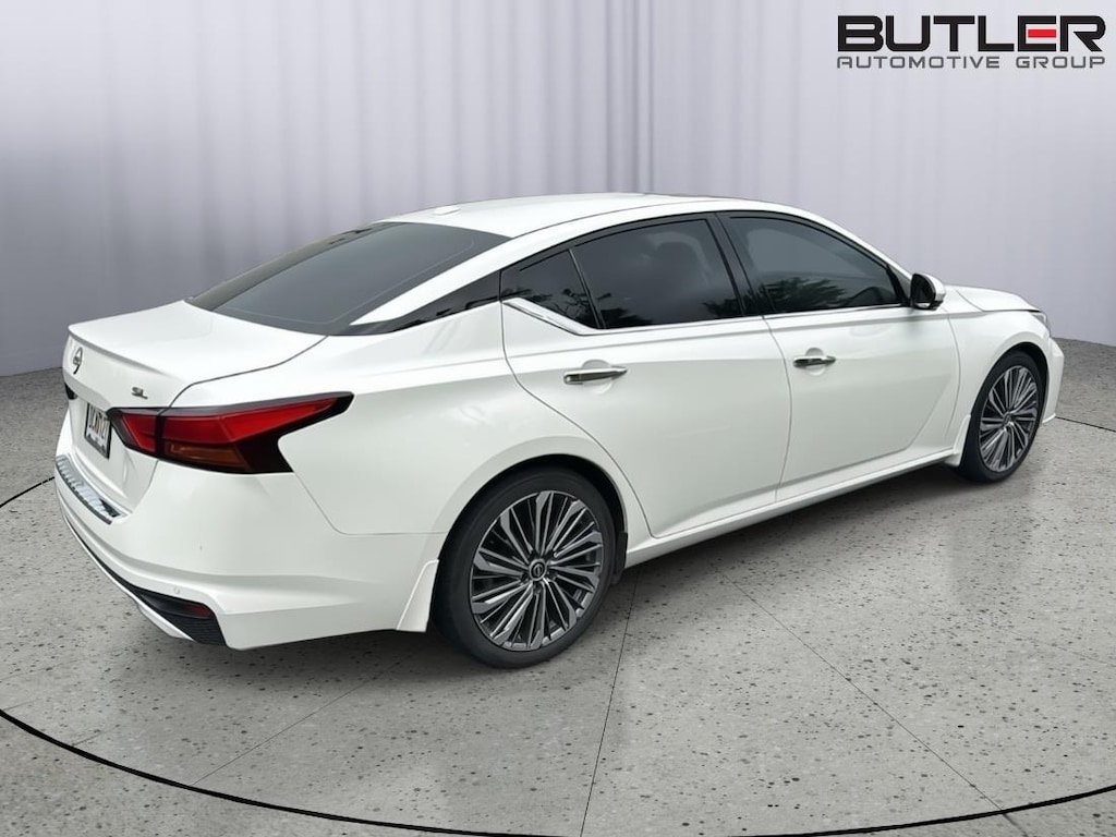 Used 2023 Nissan Altima 2.5 SL Sedan