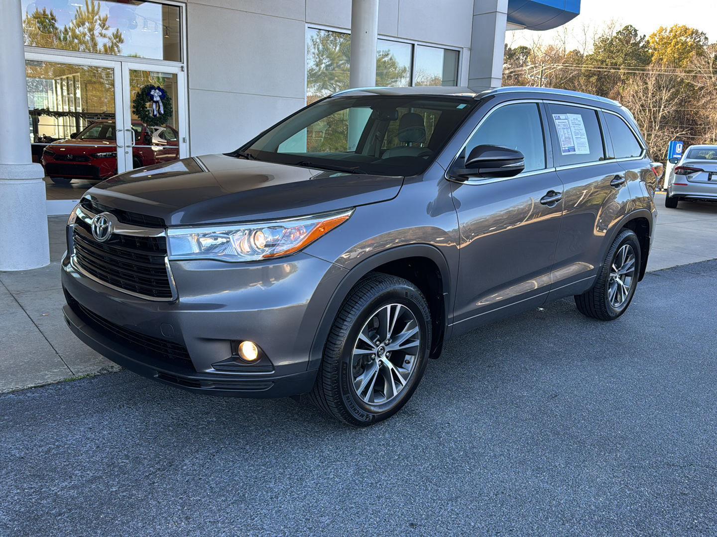 2016 Toyota Highlander XLE's photo