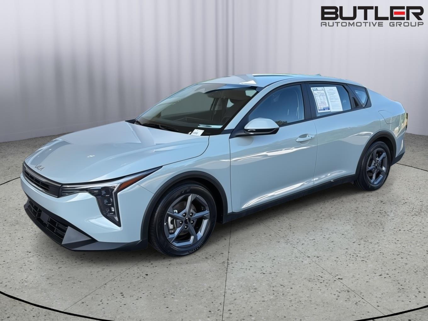 2025 Kia K4 LXS AT's photo