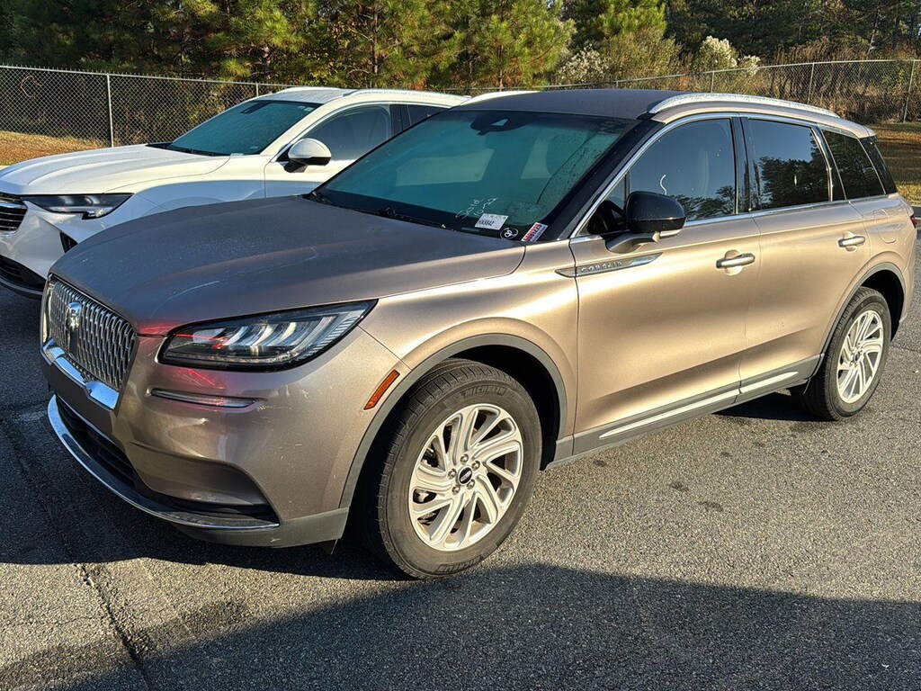 2020 Lincoln Corsair Standard photo 2