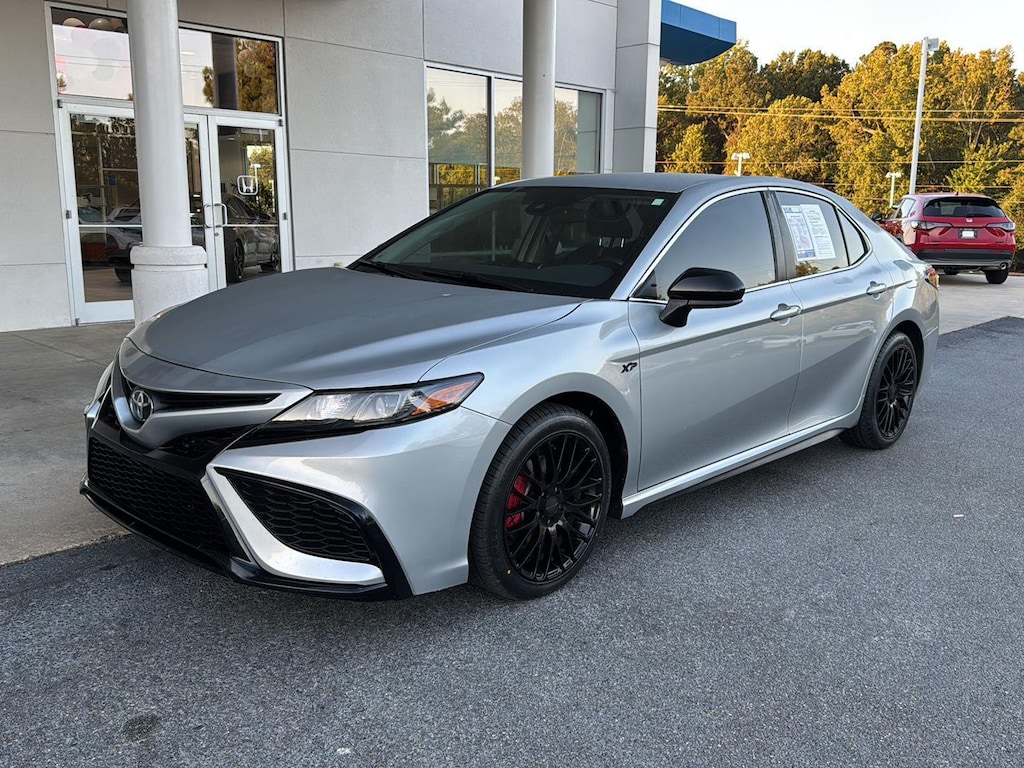 Used 2021 Toyota Camry SE Sedan