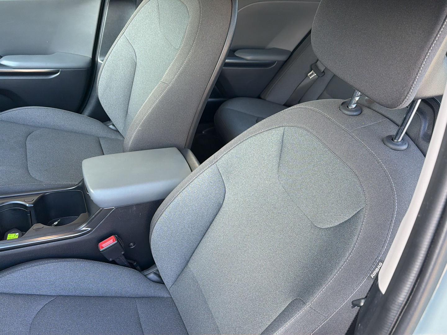 2025 Kia K4 LXS - Photo 27