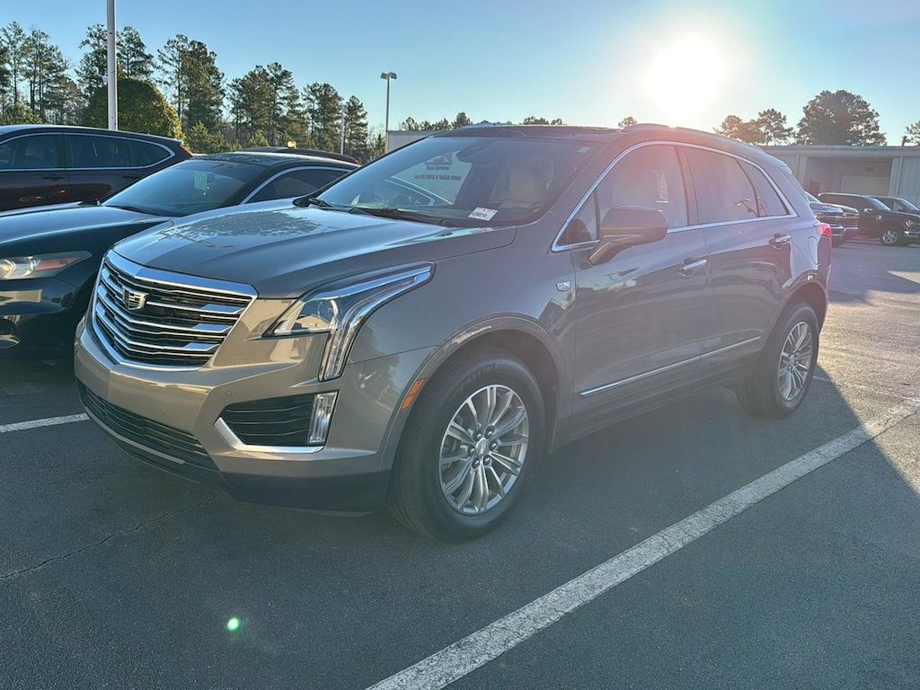 2018 Cadillac XT5 Luxury photo 2