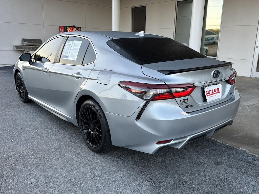 Used 2021 Toyota Camry SE Sedan