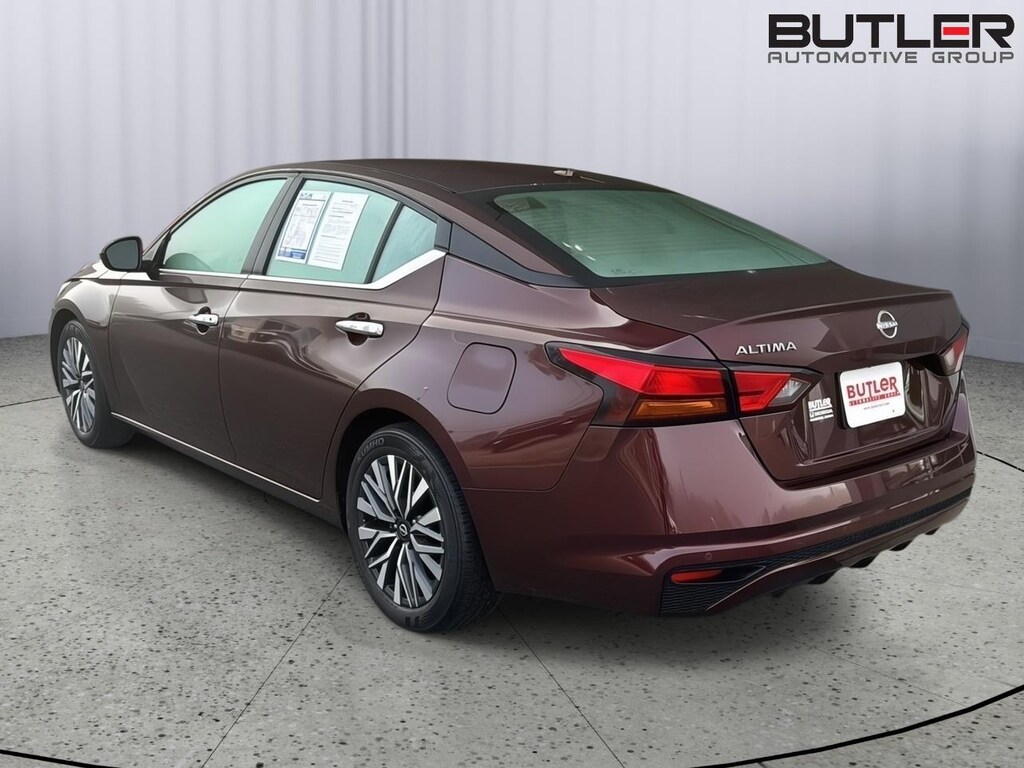 Used 2025 Nissan Altima SV Sedan
