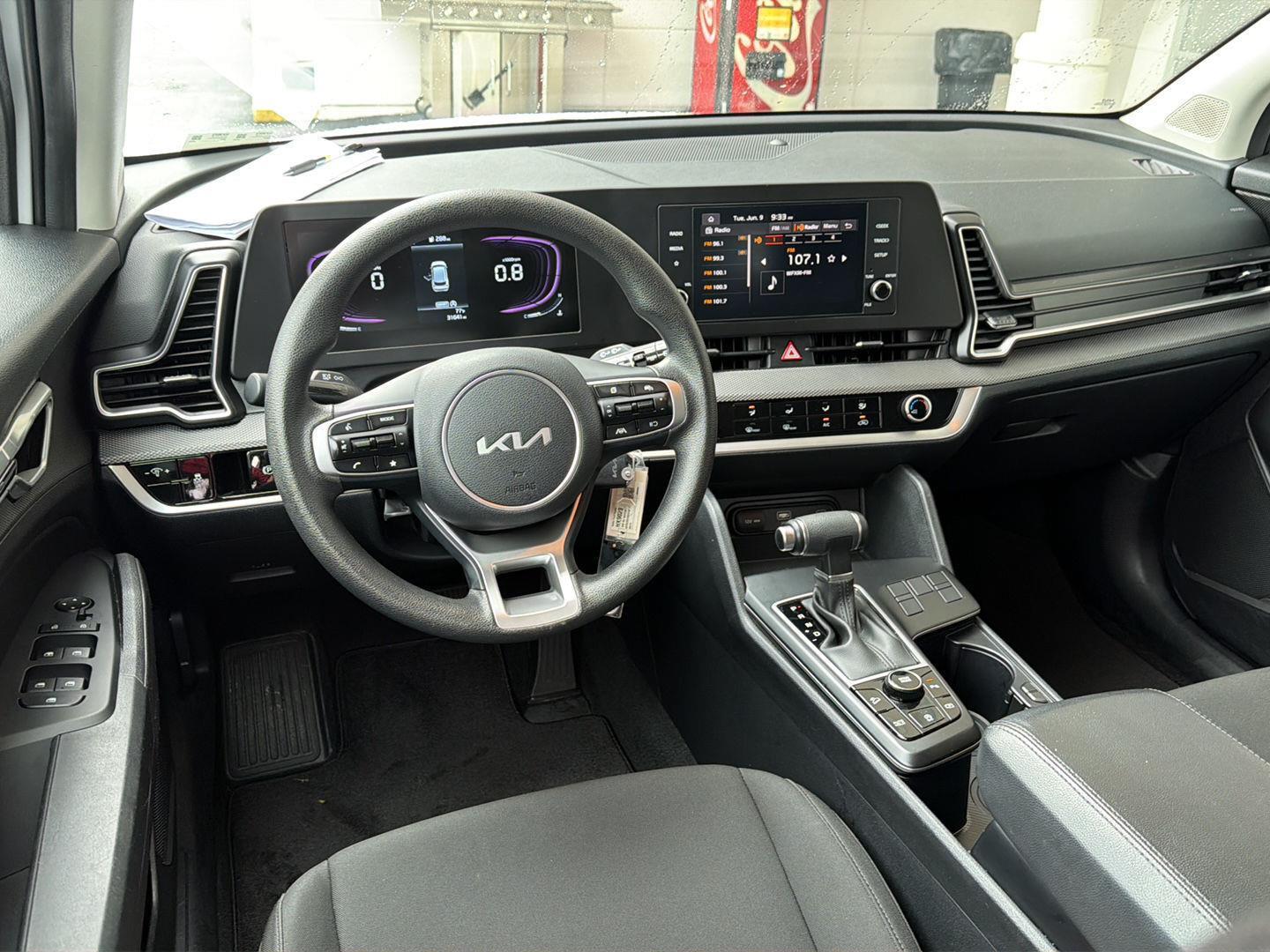 2025 Kia Sportage LX - Photo 18