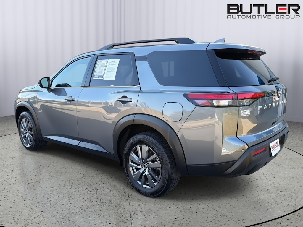 Used 2025 Nissan Pathfinder SV SUV