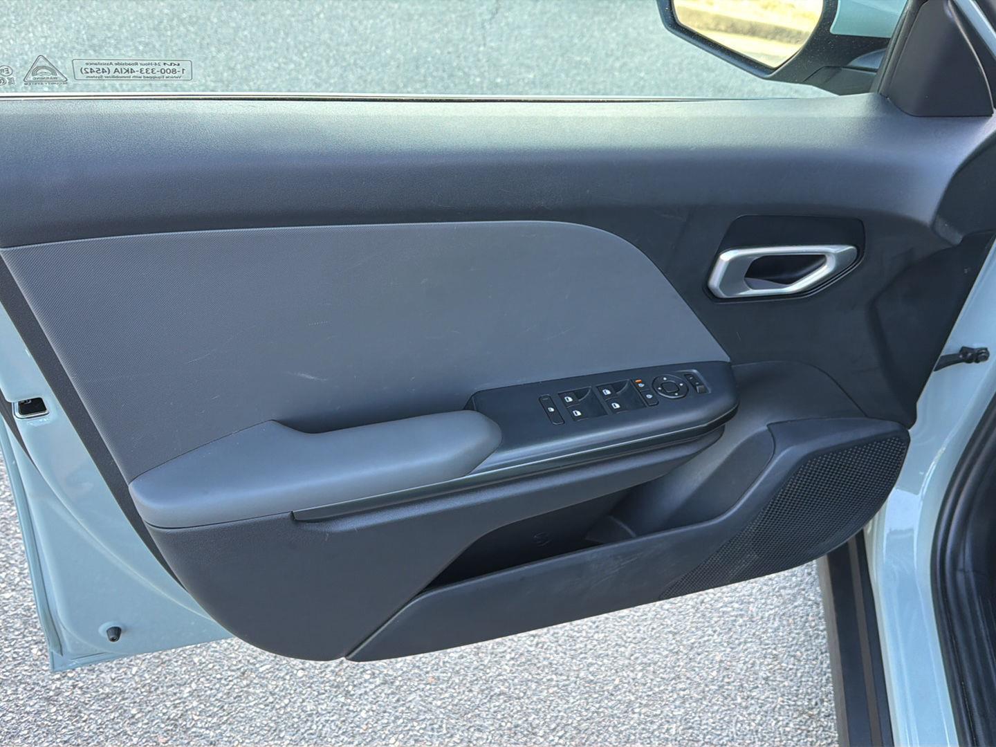 2025 Kia K4 LXS - Photo 16