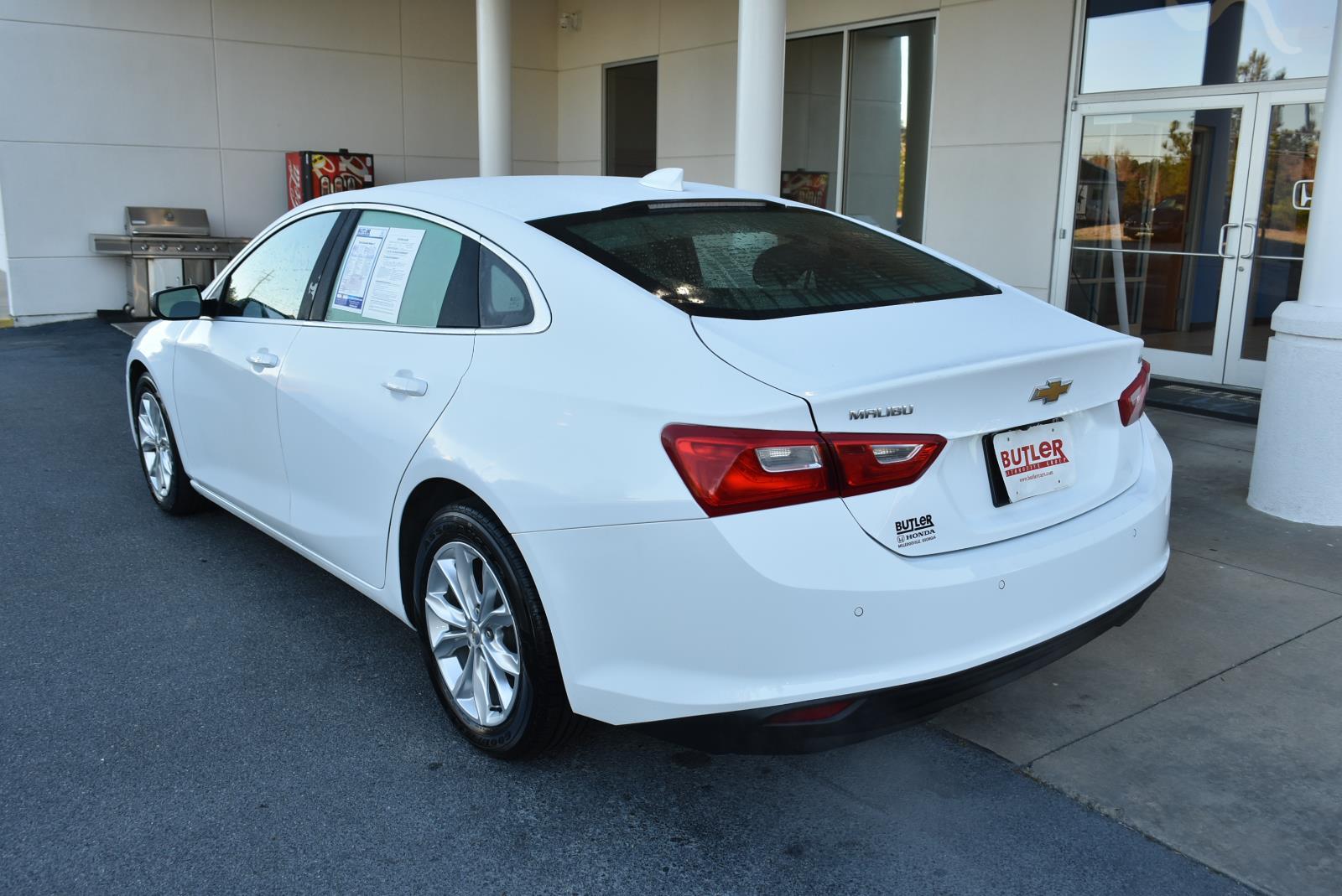2024 Chevrolet Malibu 1LT photo 2